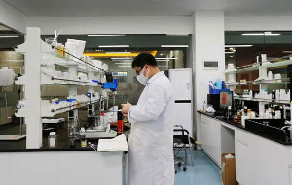 Nové suroviny, nová technologie, Wilson posiluje přednosti kategorie