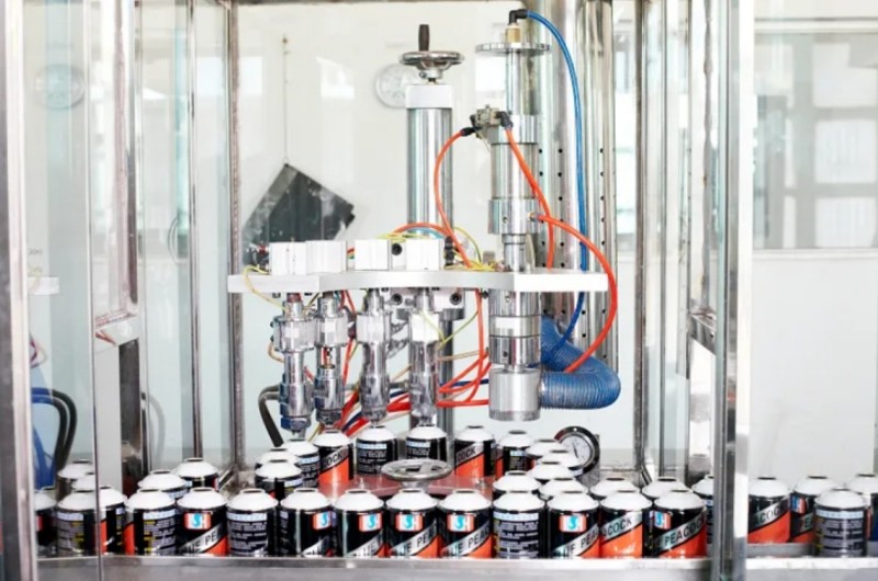 ​Wilson je hluboce zapojen do průmyslu kosmetických aerosolů